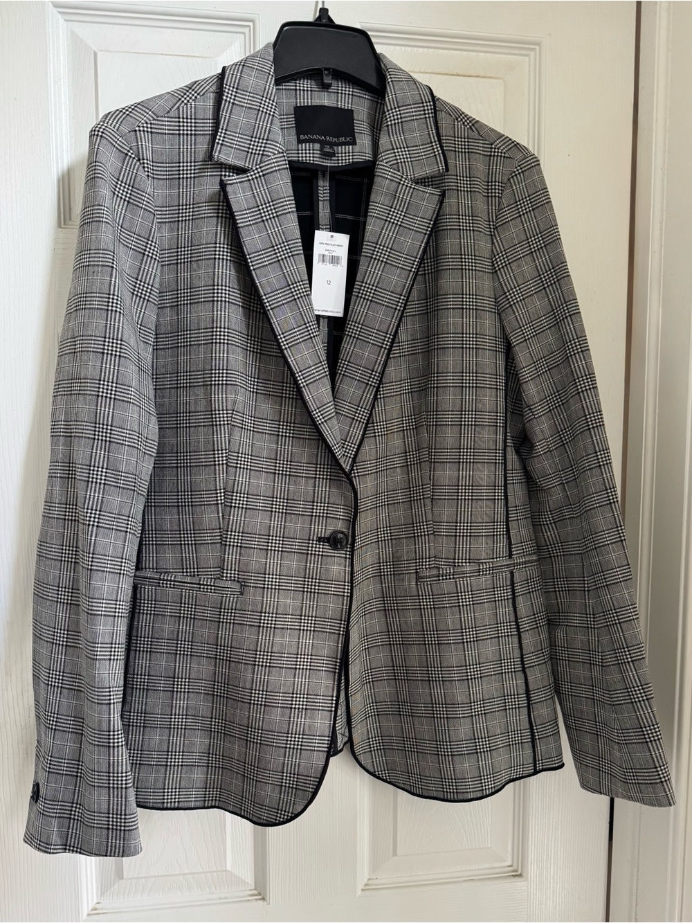 NWT Banana Republic Black and Gray Plaid Blazer